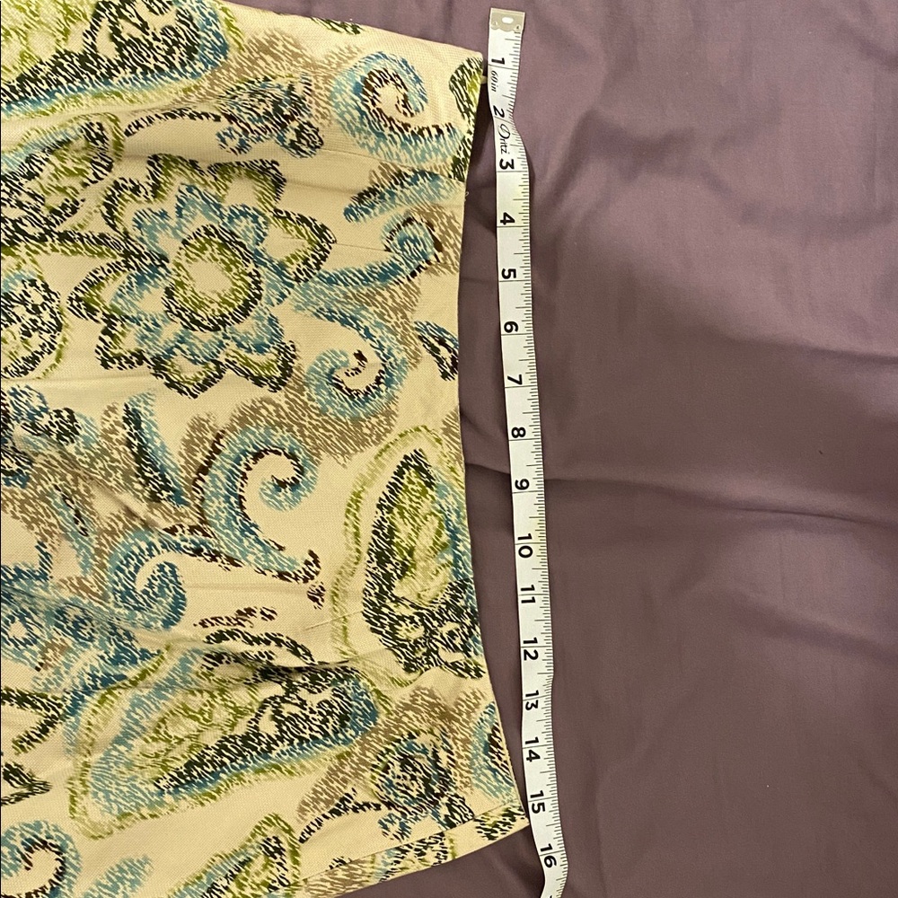 💰Beige Skirt w/Blue & Green Floral Design💰 - Picture 4 of 8